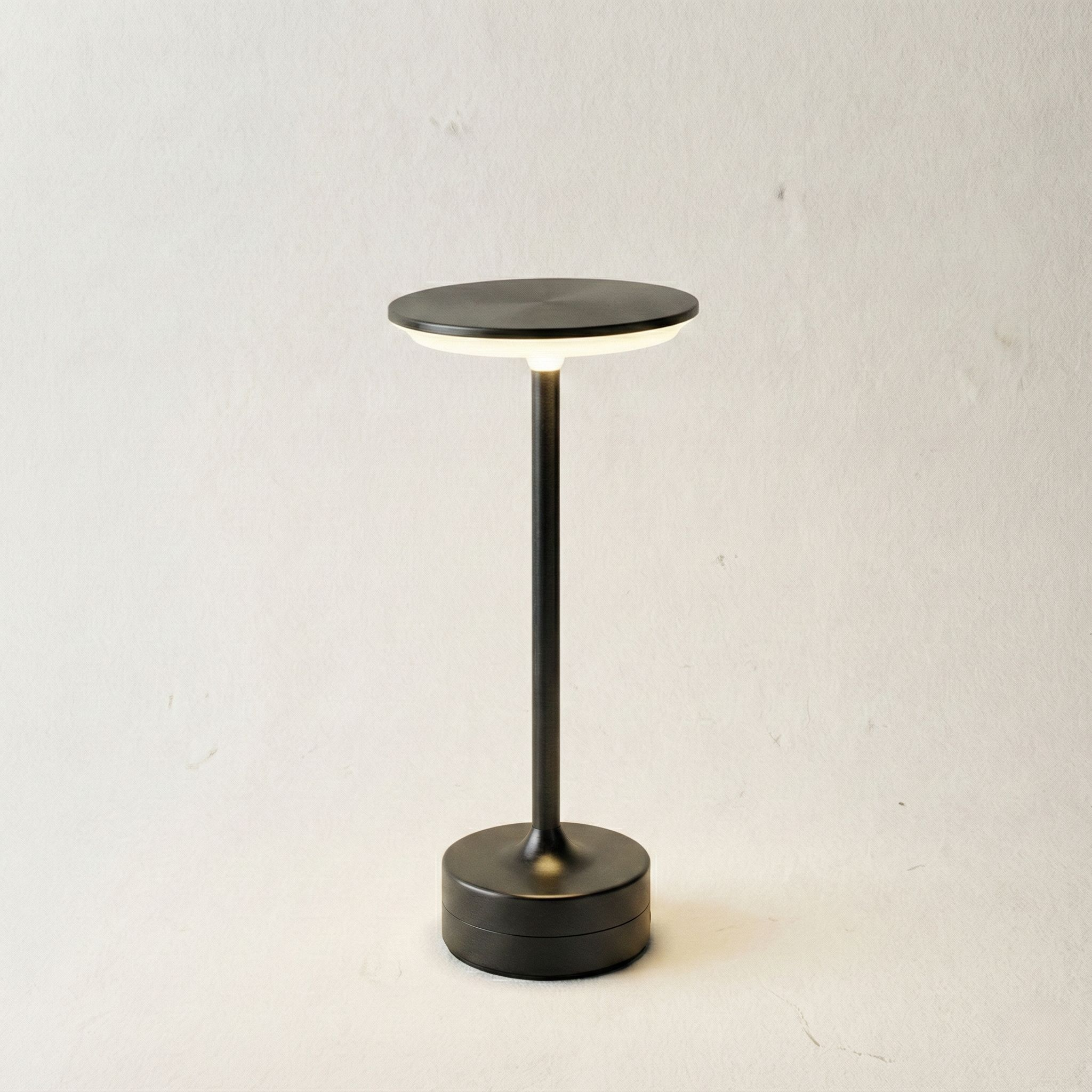 Sol™ – Minimalist Cordless Bar Lamp