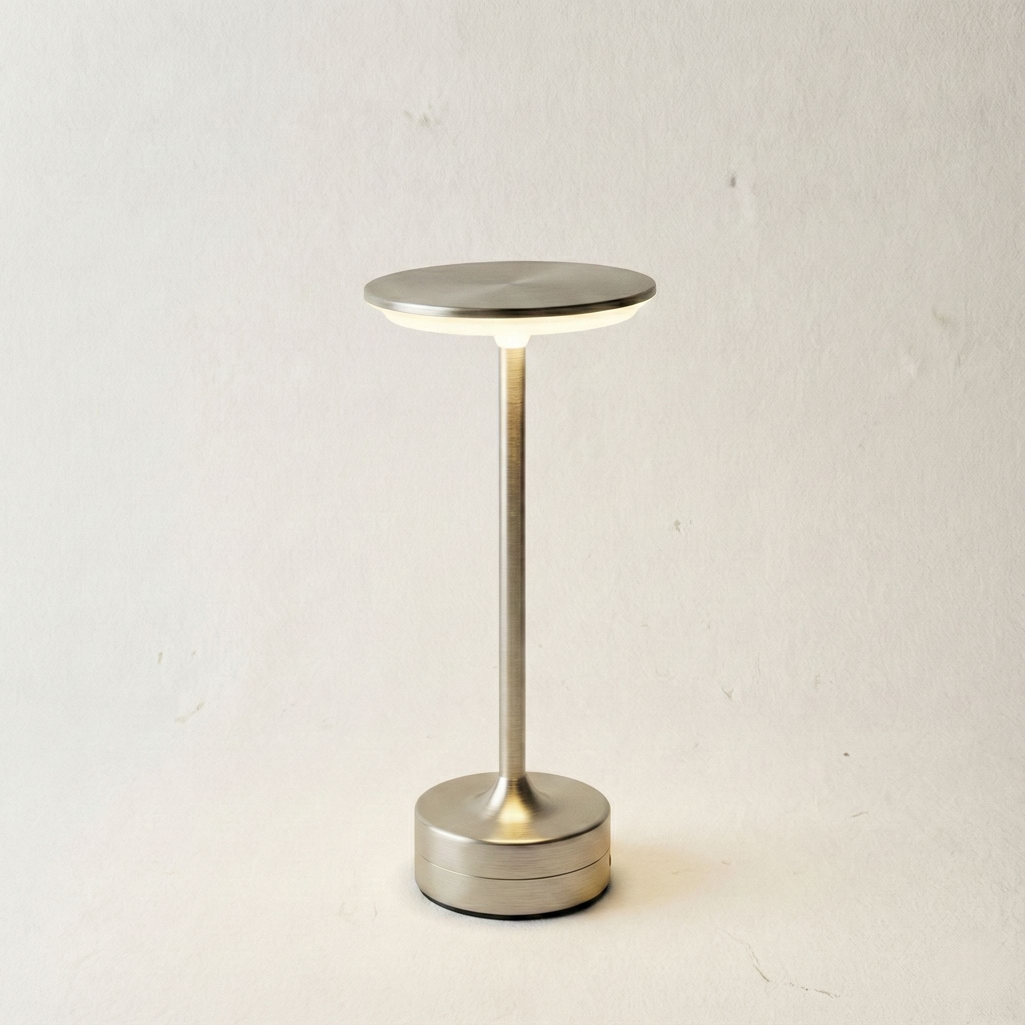 Sol™ – Minimalist Cordless Bar Lamp
