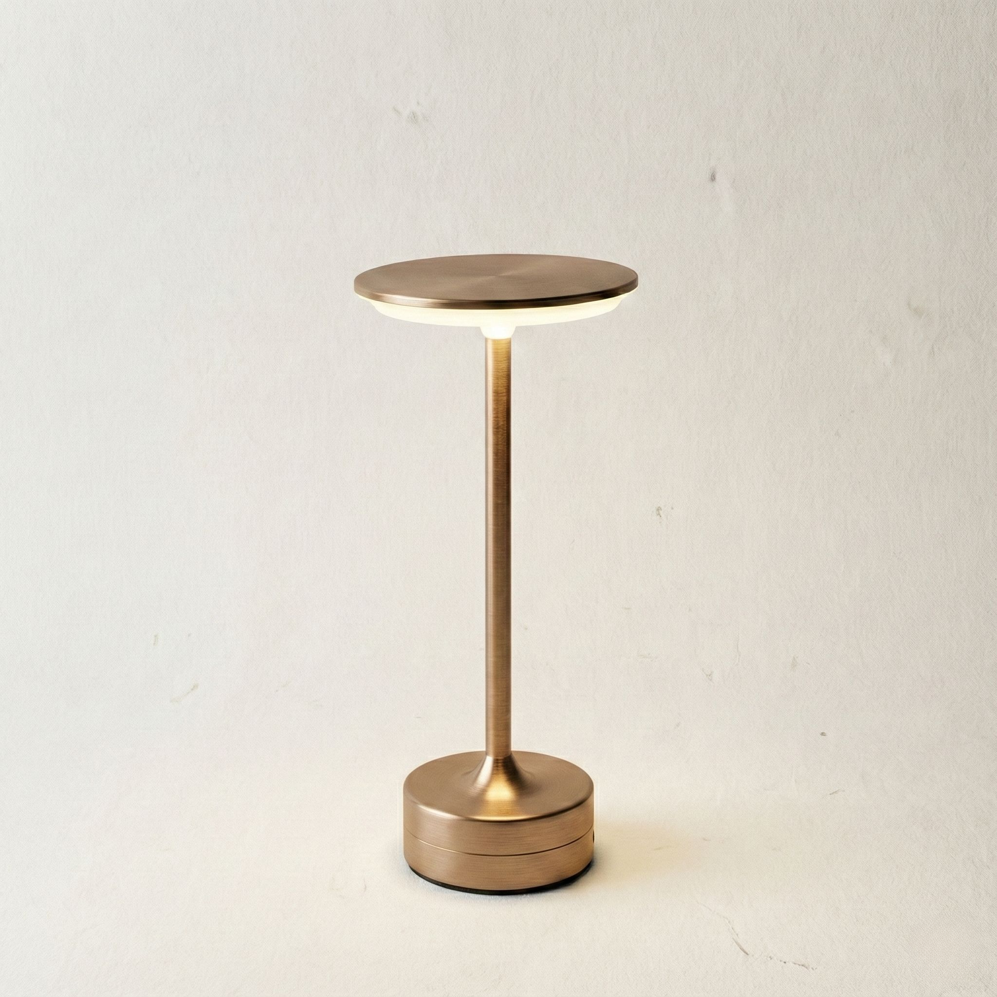 Sol™ – Minimalist Cordless Bar Lamp